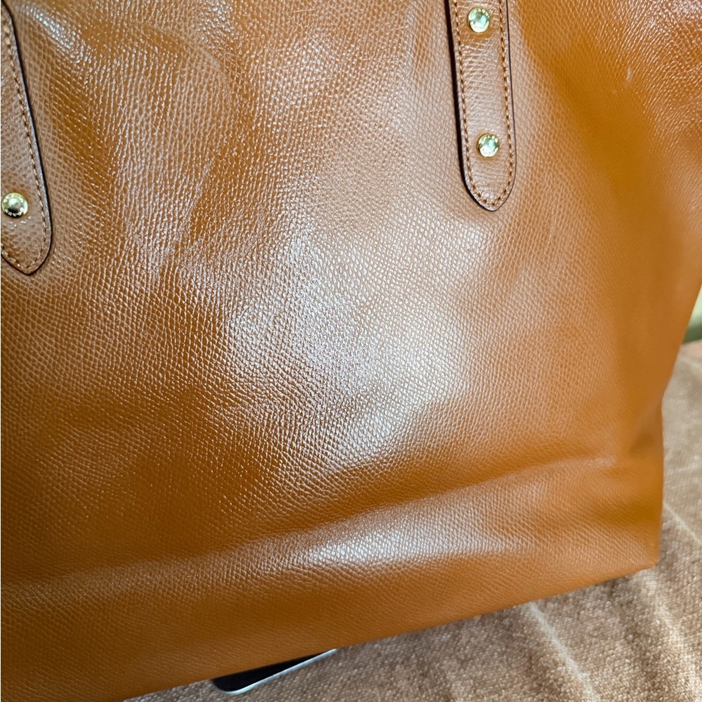 Coach City Zip Tote in light saddle brown leather. - Picture 8 of 16
